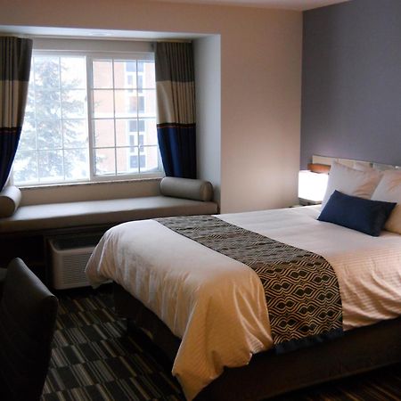 Microtel Inn & Suites Су Сент Мари Екстериор снимка