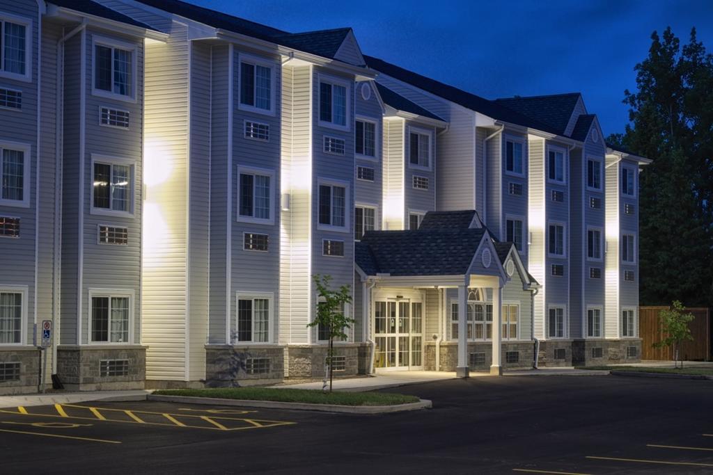 Microtel Inn & Suites Су Сент Мари Екстериор снимка