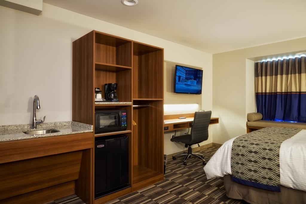Microtel Inn & Suites Су Сент Мари Екстериор снимка