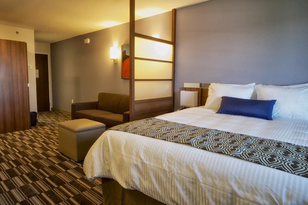 Microtel Inn & Suites Су Сент Мари Стая снимка