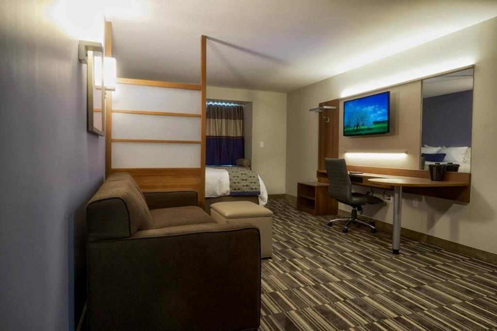 Microtel Inn & Suites Су Сент Мари Екстериор снимка