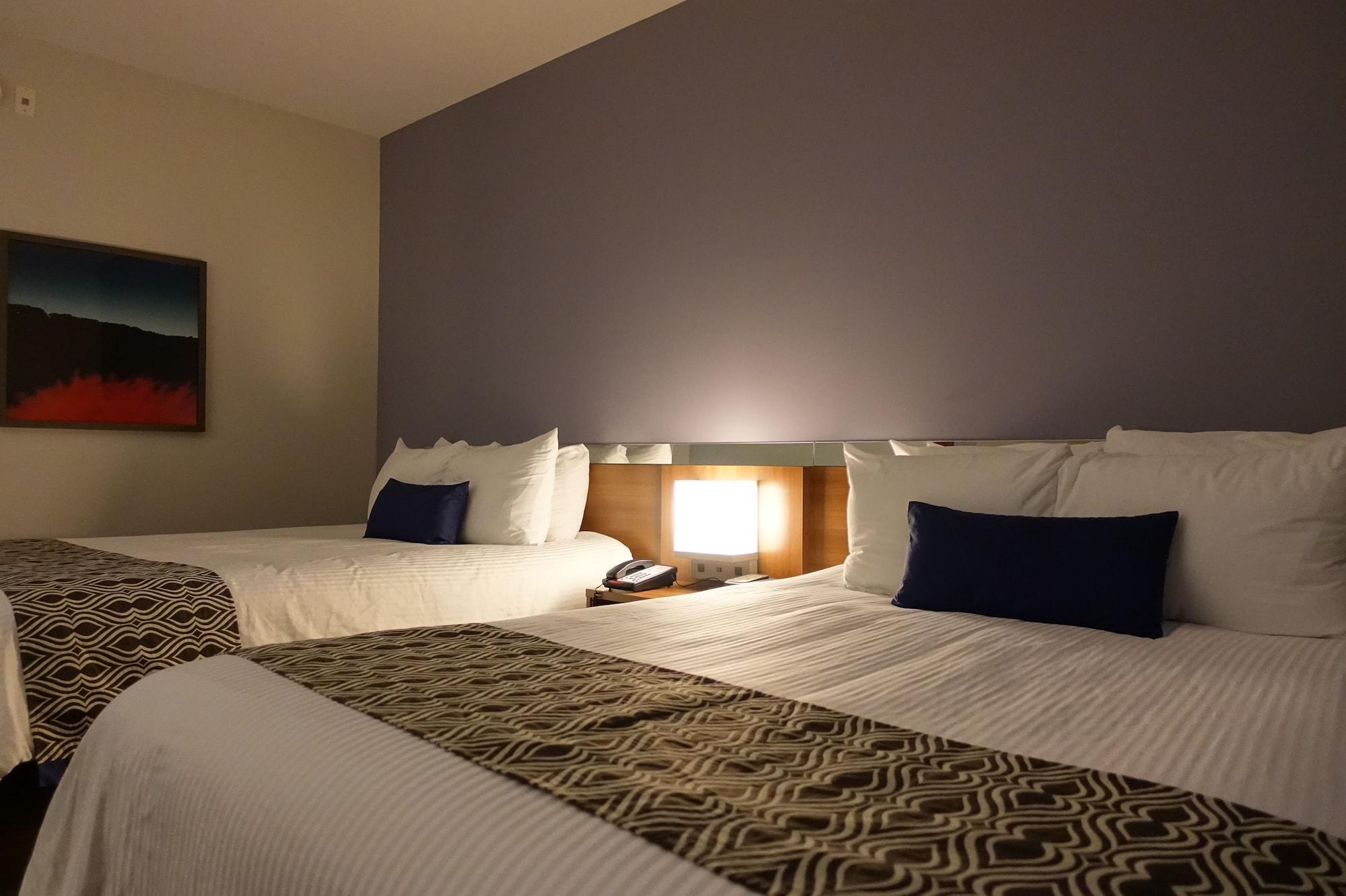 Microtel Inn & Suites Су Сент Мари Екстериор снимка