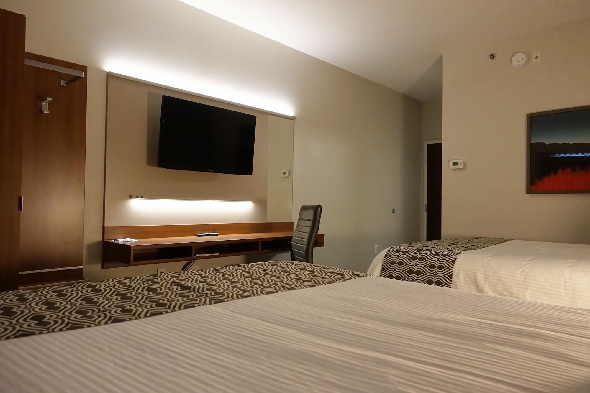 Microtel Inn & Suites Су Сент Мари Екстериор снимка