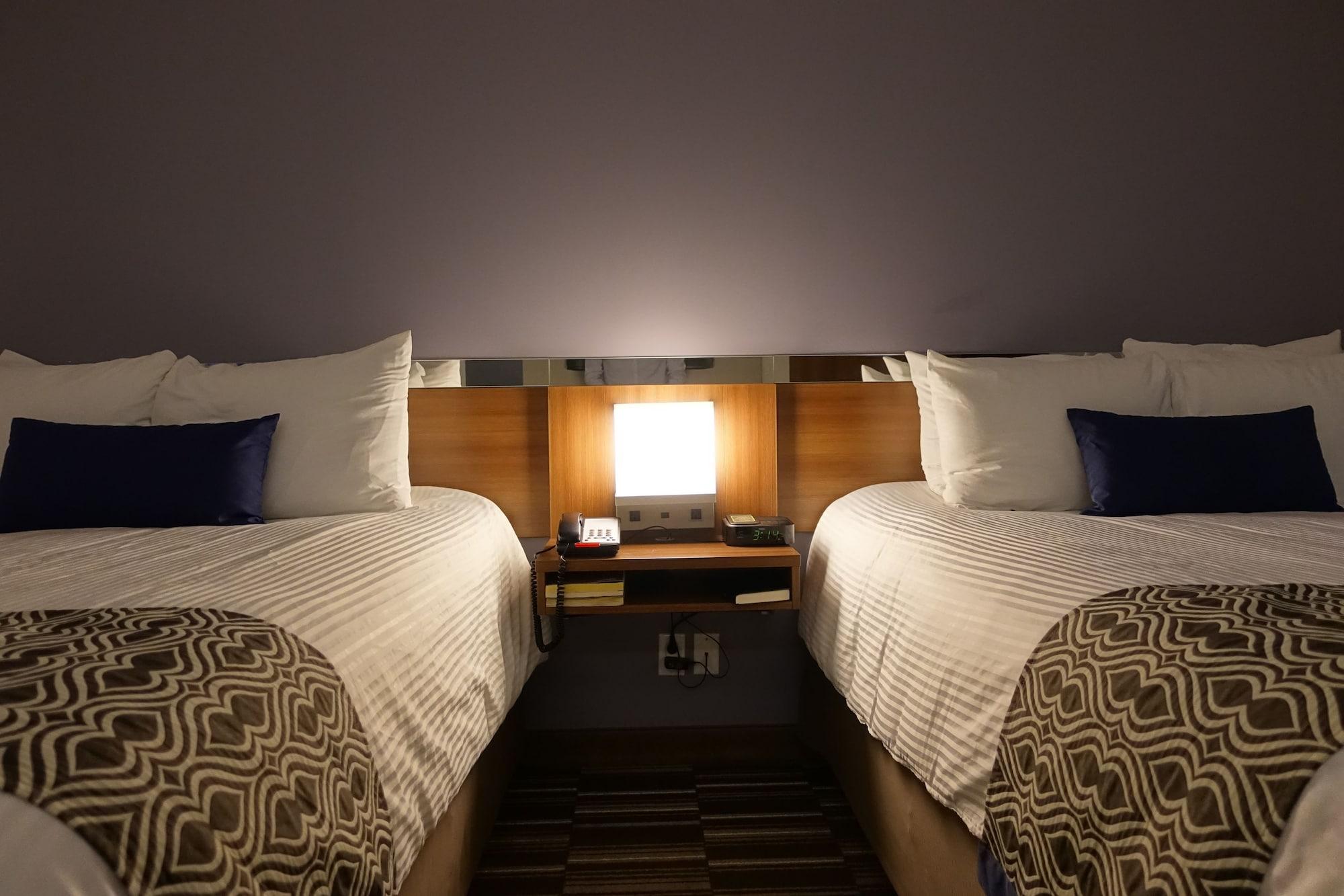 Microtel Inn & Suites Су Сент Мари Екстериор снимка