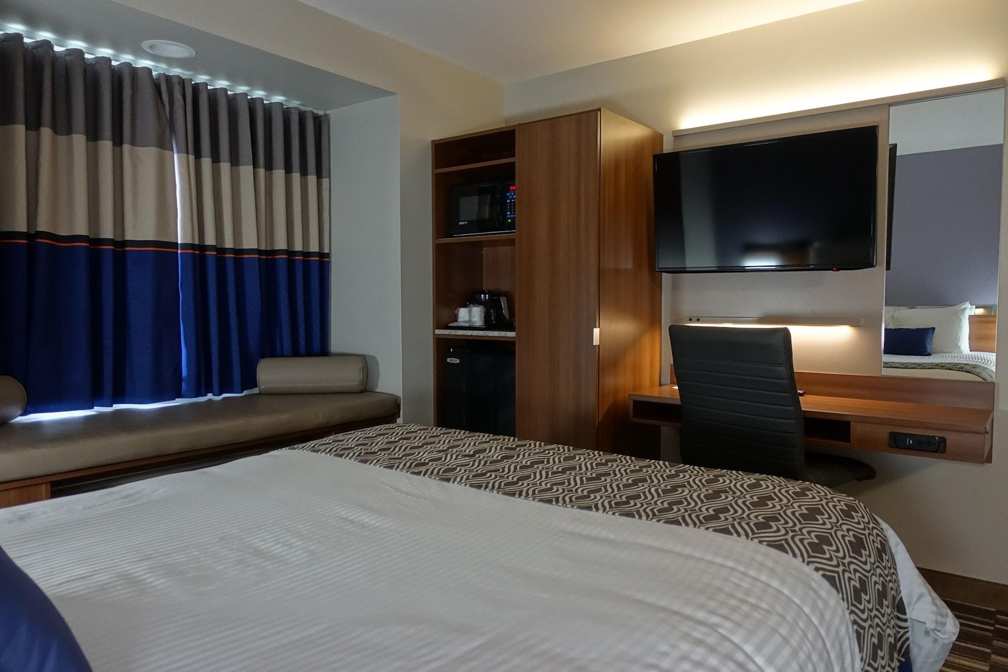 Microtel Inn & Suites Су Сент Мари Екстериор снимка