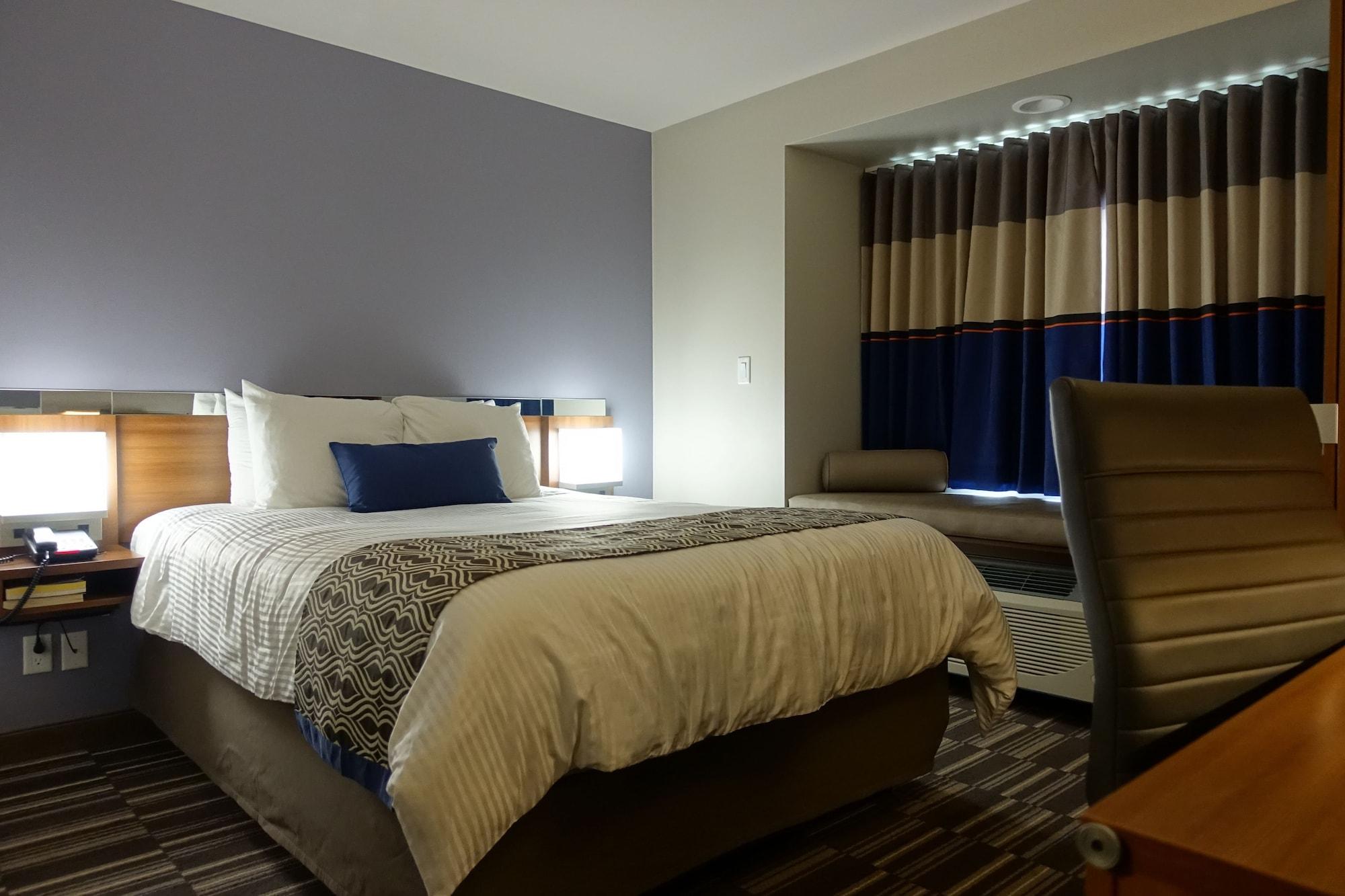 Microtel Inn & Suites Су Сент Мари Екстериор снимка