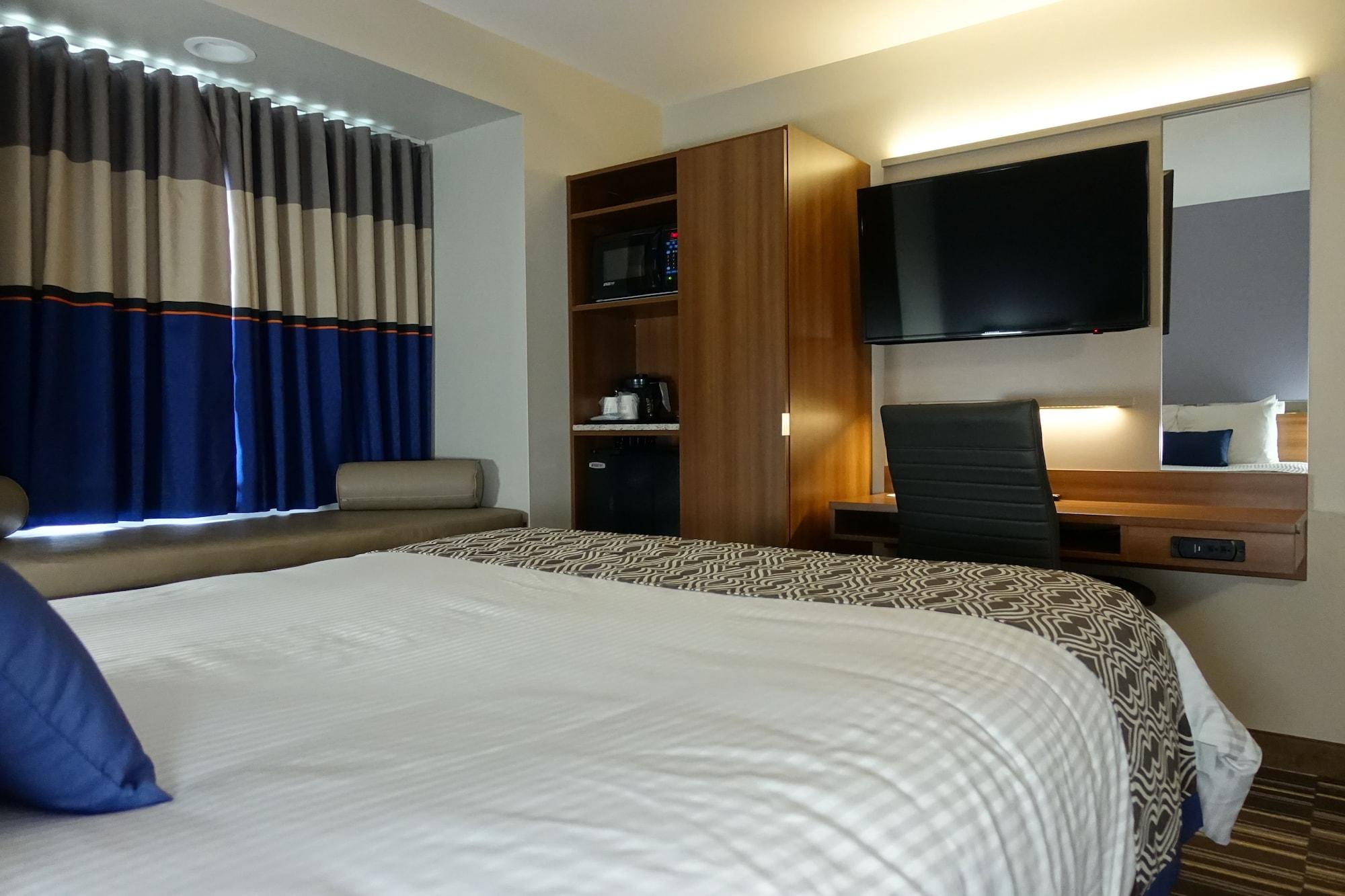 Microtel Inn & Suites Су Сент Мари Екстериор снимка