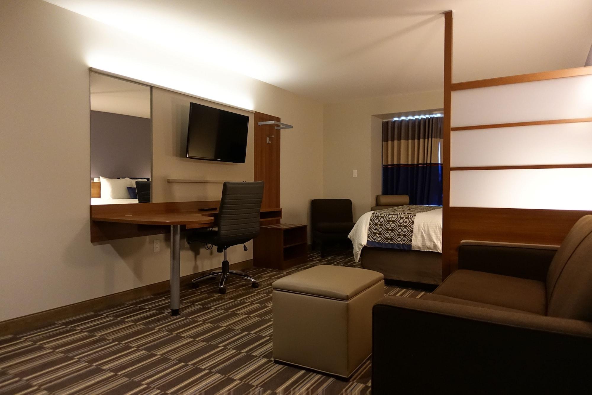 Microtel Inn & Suites Су Сент Мари Екстериор снимка