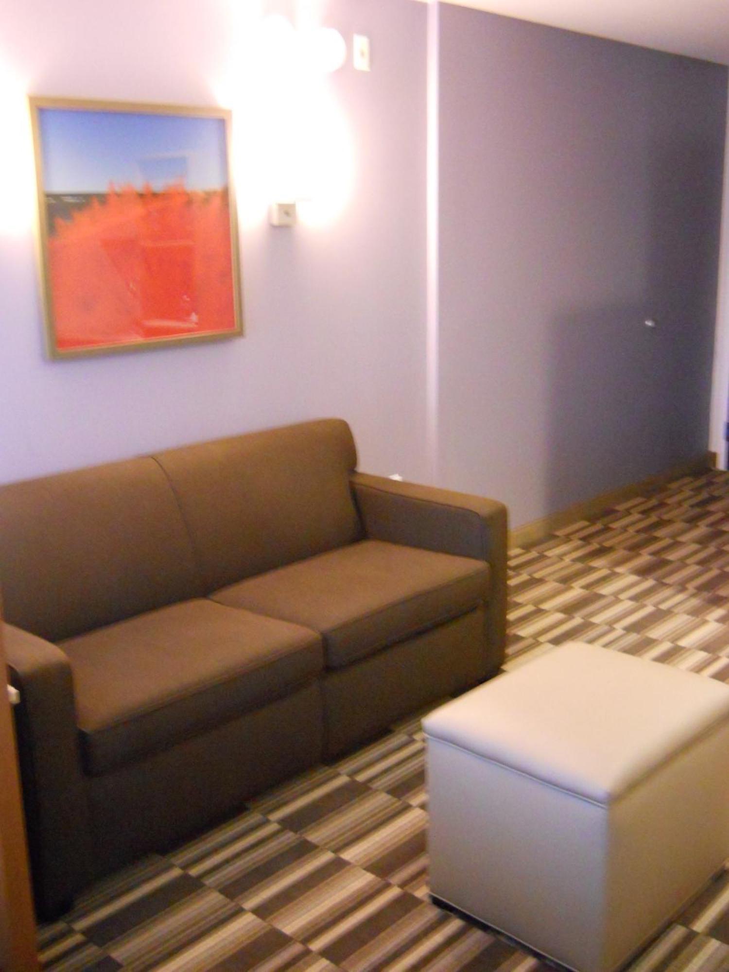 Microtel Inn & Suites Су Сент Мари Екстериор снимка