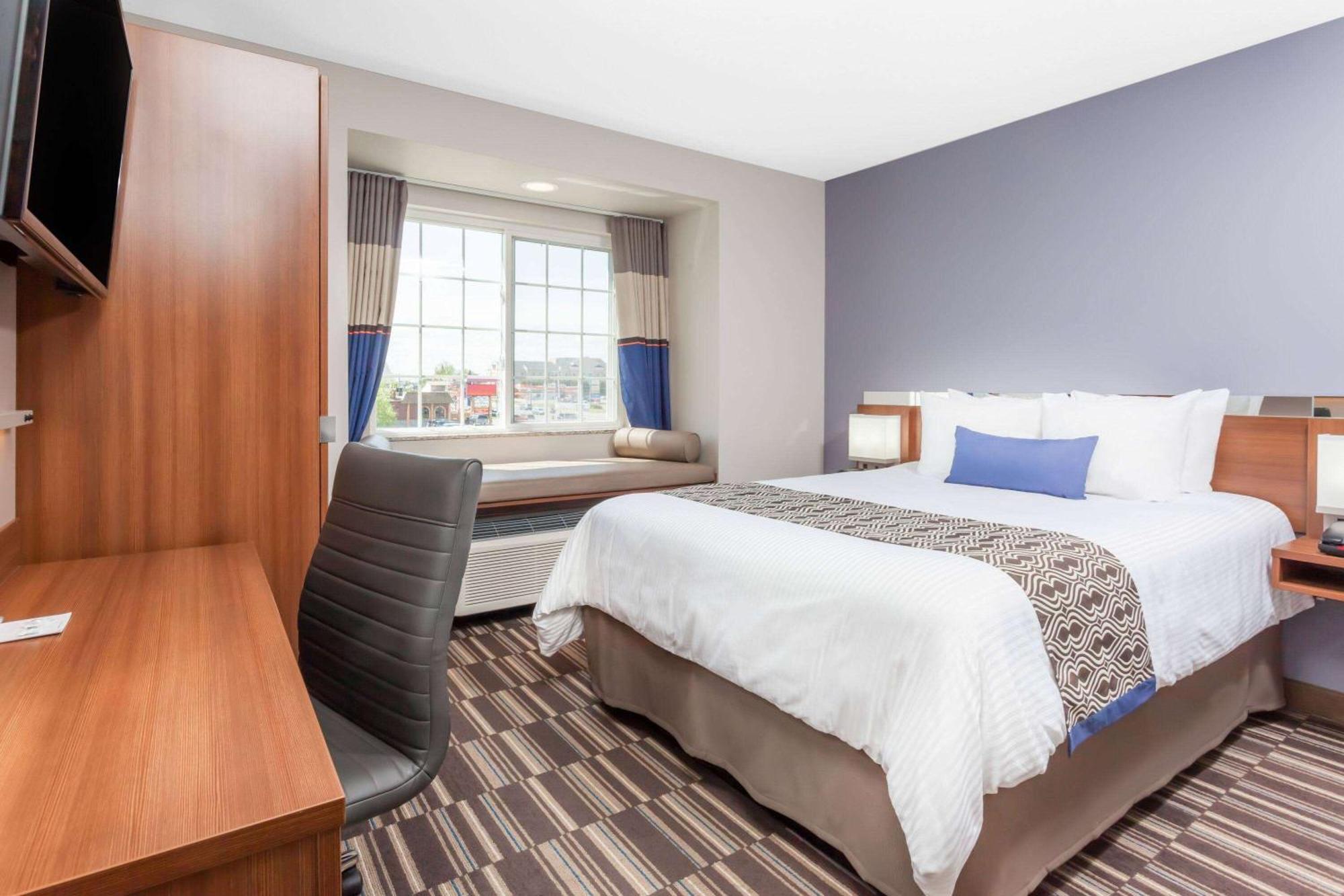 Microtel Inn & Suites Су Сент Мари Екстериор снимка