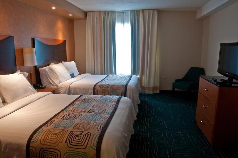 Microtel Inn & Suites Су Сент Мари Екстериор снимка