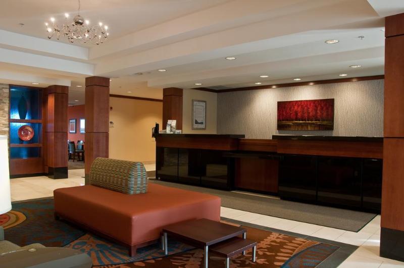 Microtel Inn & Suites Су Сент Мари Екстериор снимка
