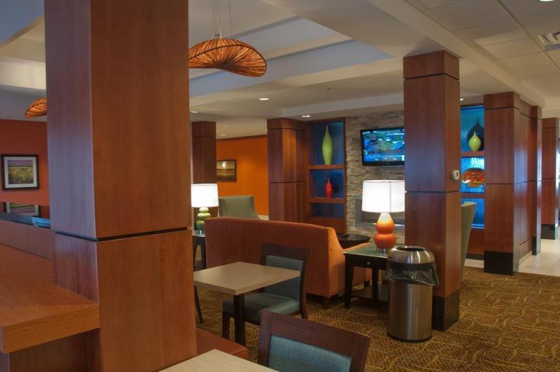 Microtel Inn & Suites Су Сент Мари Екстериор снимка