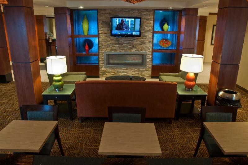 Microtel Inn & Suites Су Сент Мари Екстериор снимка