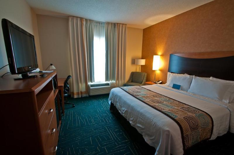 Microtel Inn & Suites Су Сент Мари Екстериор снимка