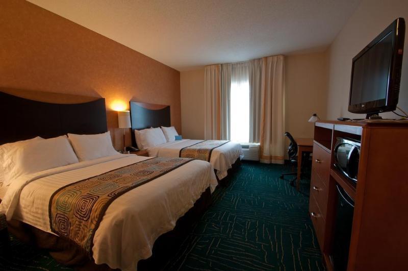 Microtel Inn & Suites Су Сент Мари Екстериор снимка