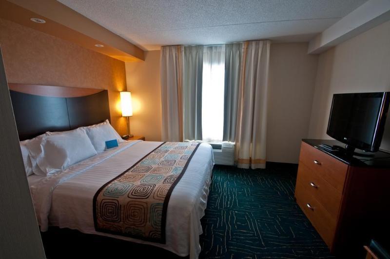 Microtel Inn & Suites Су Сент Мари Екстериор снимка